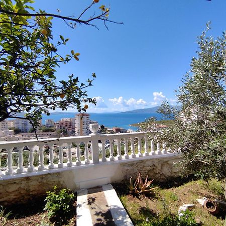 Aris Apartment Sarandë Exterior foto